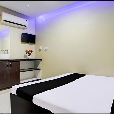 Selfie Rooms Surat Exterior foto
